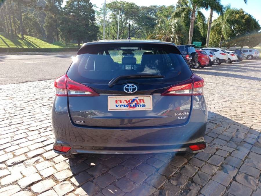 TOYOTA - YARIS - 2024/2024 - Cinza - Sob Consulta