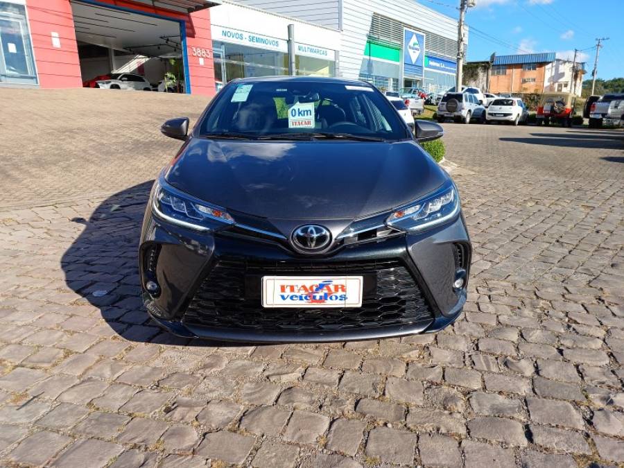 TOYOTA - YARIS - 2024/2024 - Cinza - Sob Consulta