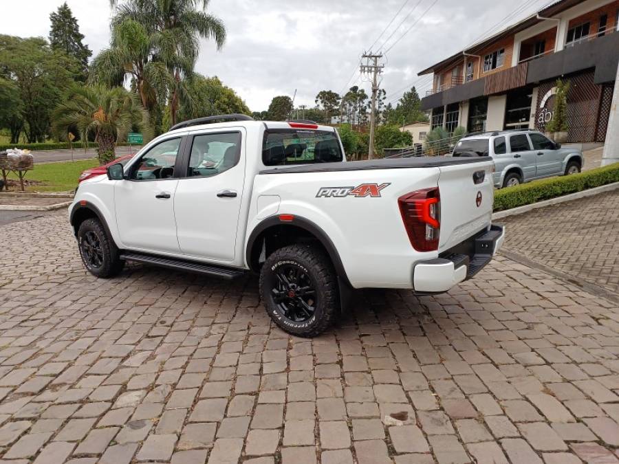 NISSAN - FRONTIER - 2024/2024 - Branca - Sob Consulta