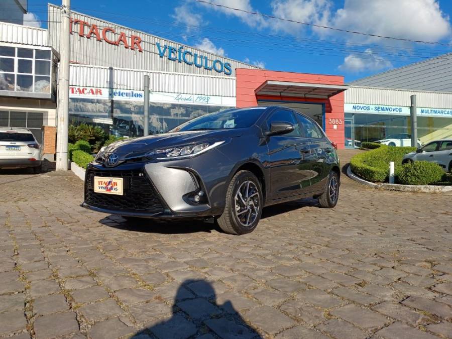 TOYOTA - YARIS - 2024/2024 - Cinza - Sob Consulta