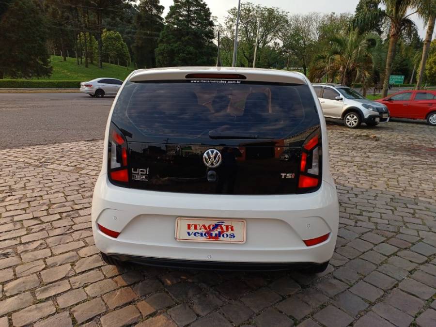 VOLKSWAGEN - UP - 2017/2018 - Branca - R$ 58.990,00