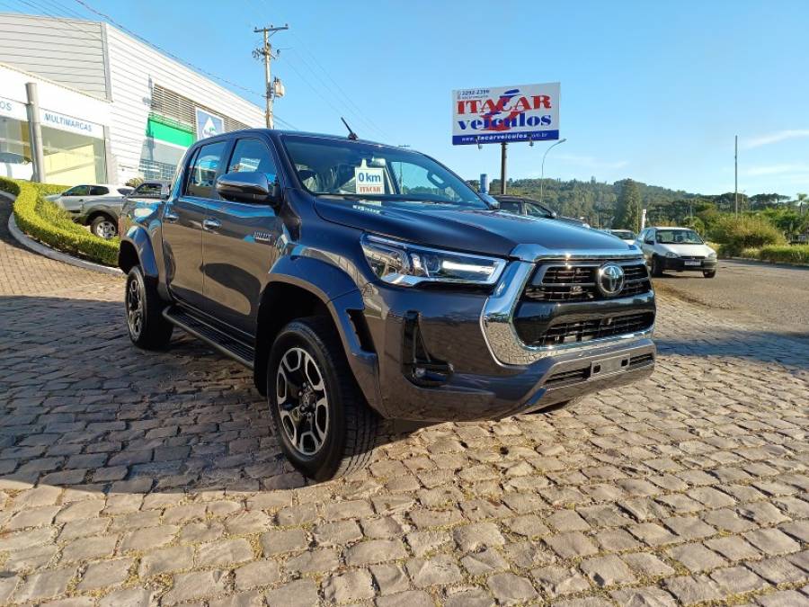 TOYOTA - HILUX - 2024/2024 - Cinza - Sob Consulta