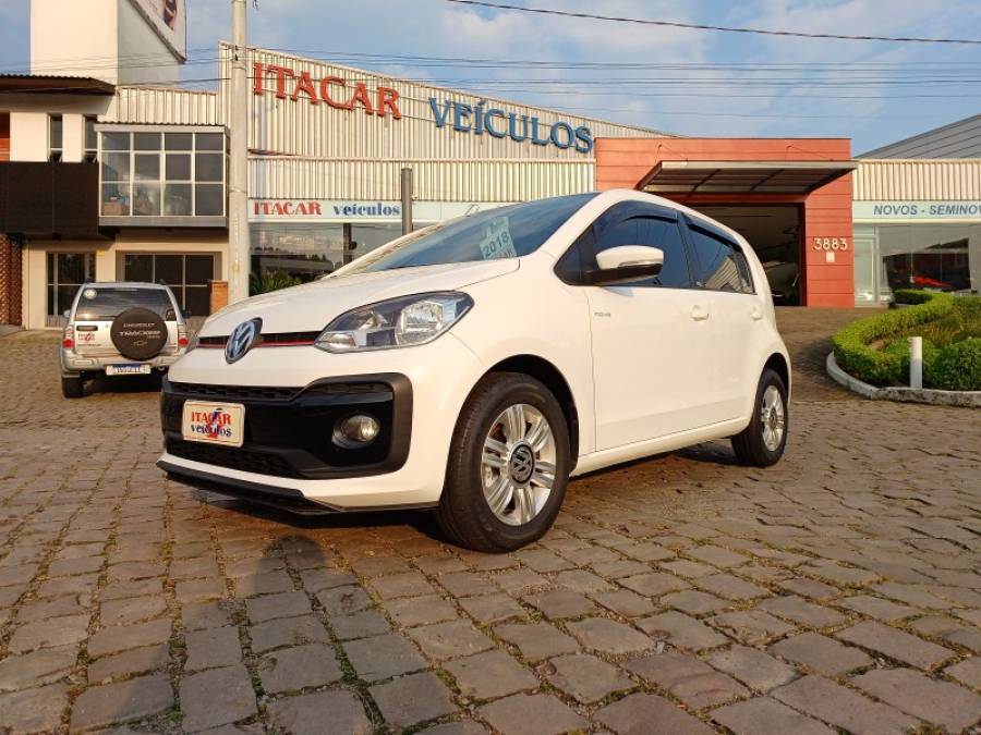 VOLKSWAGEN - UP - 2017/2018 - Branca - R$ 58.990,00