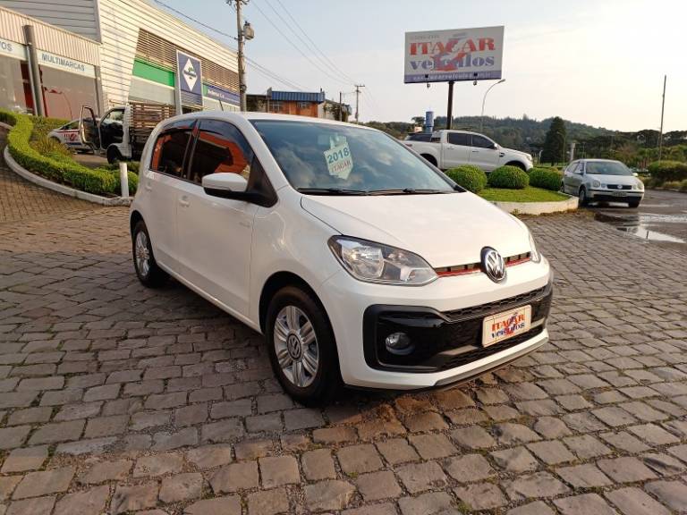 VOLKSWAGEN - UP - 2017/2018 - Branca - R$ 58.990,00