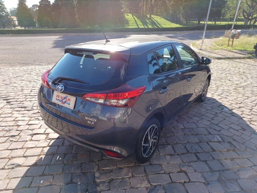 TOYOTA - YARIS - 2024/2024 - Cinza - Sob Consulta